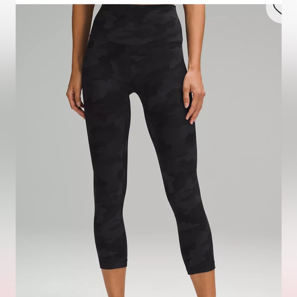 Lululemon Camo Cropped Leggings